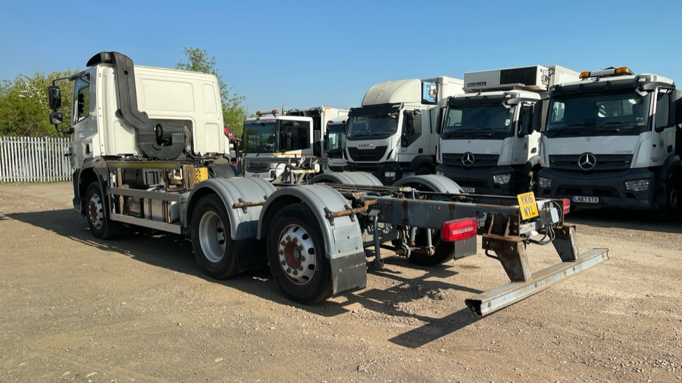 DAF CF 330 EURO 6 - Камион со кабинска шасија: слика 3 DAF CF 330 EURO 6 - Камион со кабинска шасија: слика 3