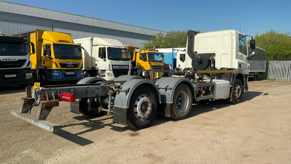 DAF CF 330 EURO 6 - Камион со кабинска шасија: слика 4 DAF CF 330 EURO 6 - Камион со кабинска шасија: слика 4