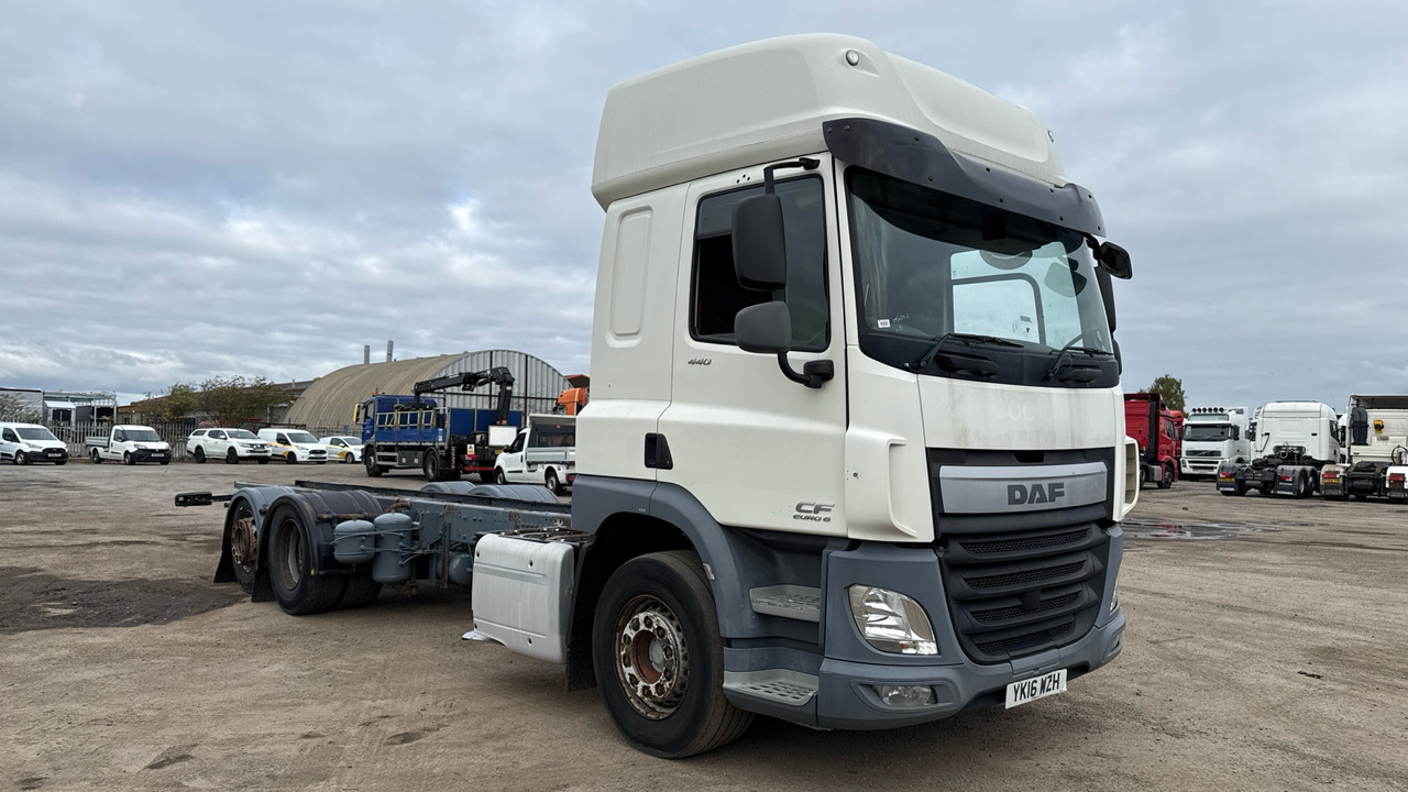 DAF CF 440 - Камион со кабинска шасија: слика 1 DAF CF 440 - Камион со кабинска шасија: слика 1