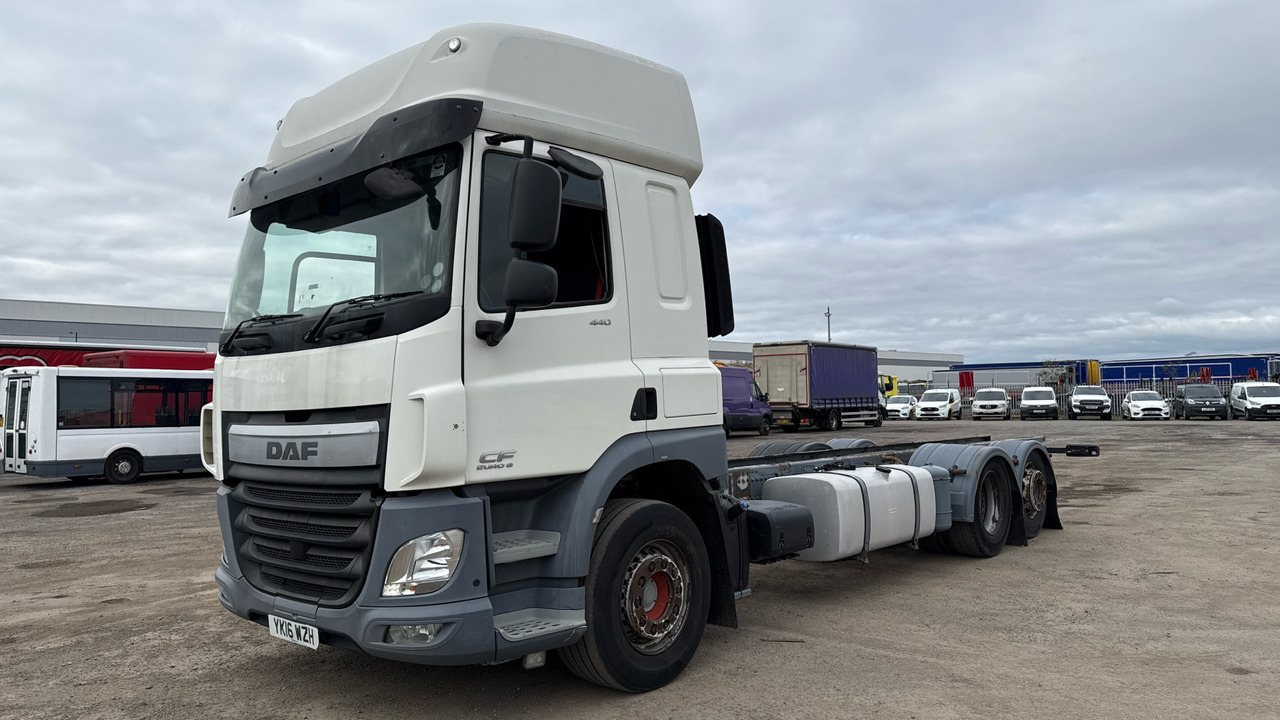 DAF CF 440 - Камион со кабинска шасија: слика 2 DAF CF 440 - Камион со кабинска шасија: слика 2