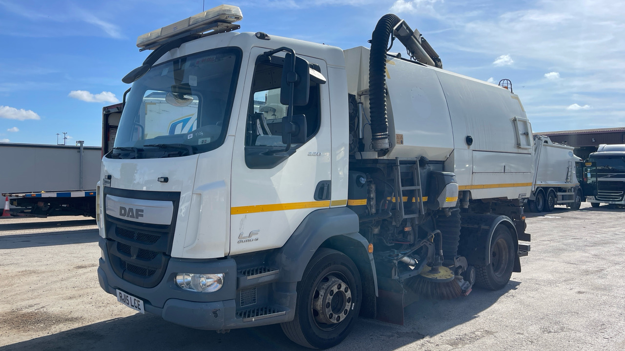 DAF LF 220 - Возило за метење: слика 2 DAF LF 220 - Возило за метење: слика 2