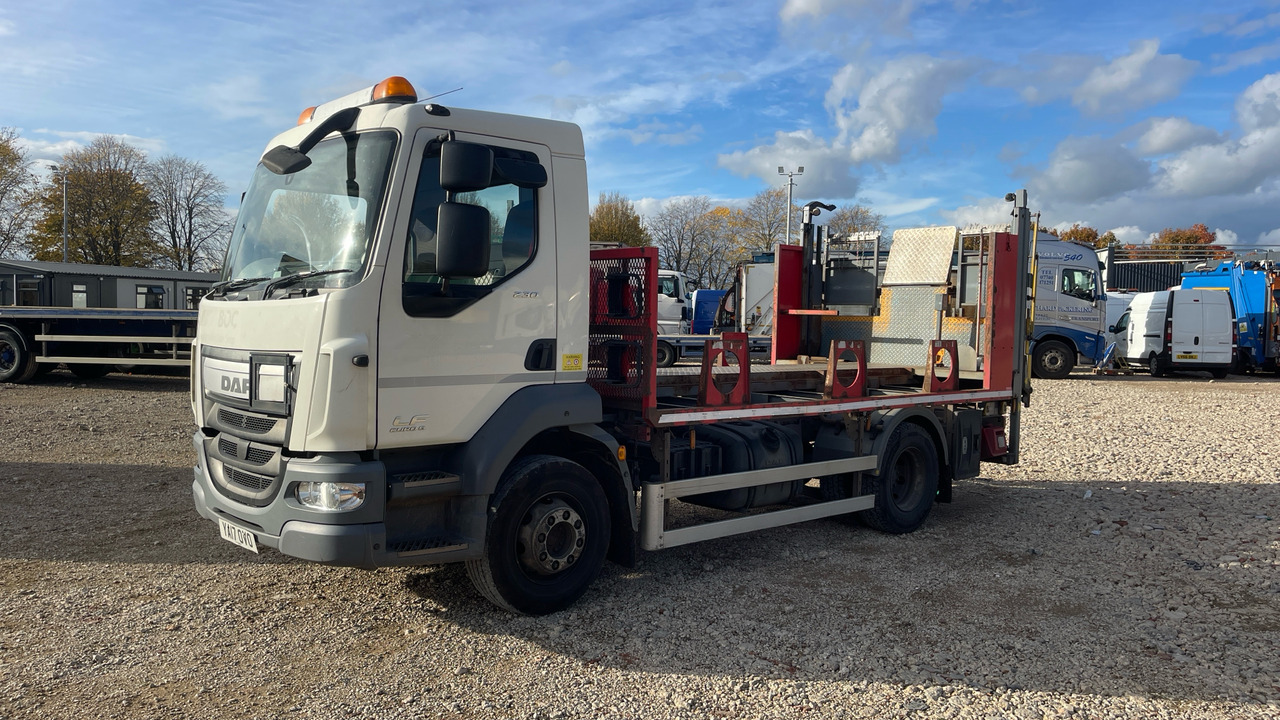 DAF LF 230 - Камион со платформа: слика 2 DAF LF 230 - Камион со платформа: слика 2