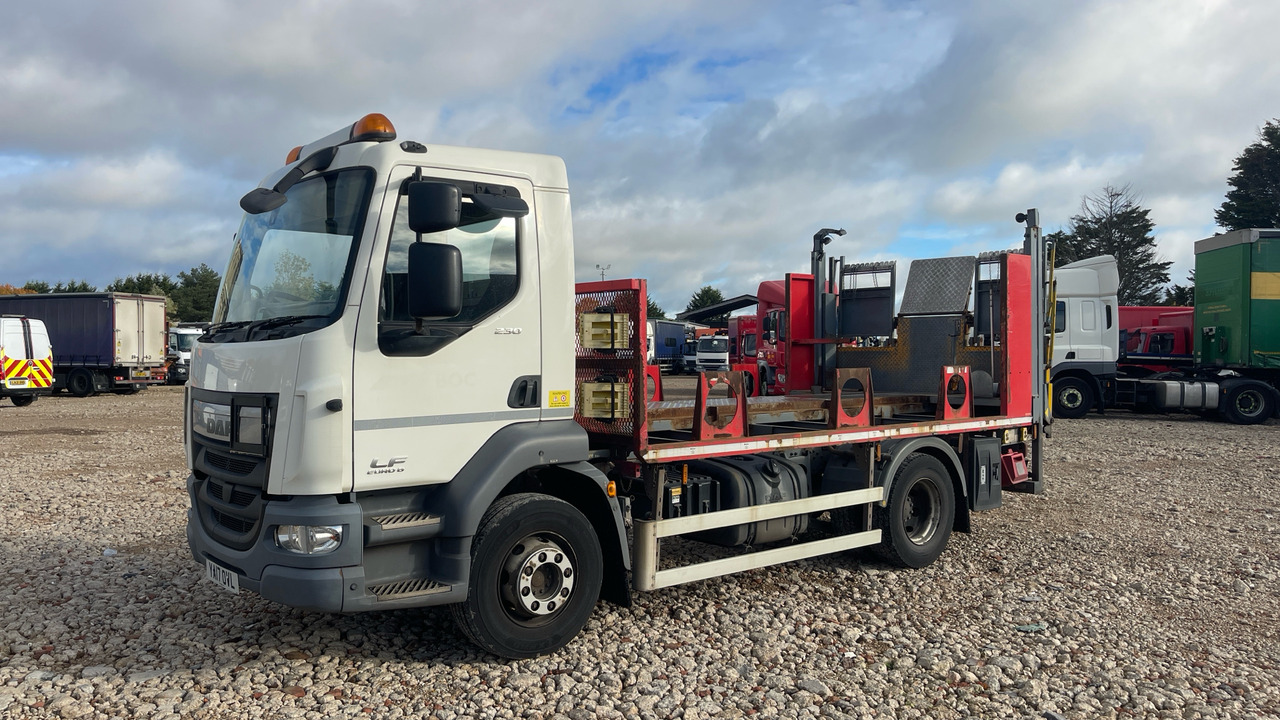 DAF LF 230 - Камион со платформа: слика 2 DAF LF 230 - Камион со платформа: слика 2