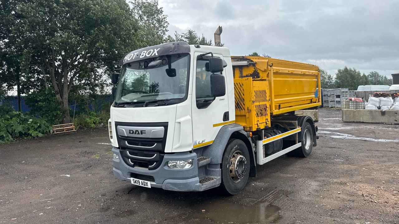 DAF LF 280 - Машина за асфалт: слика 2 DAF LF 280 - Машина за асфалт: слика 2