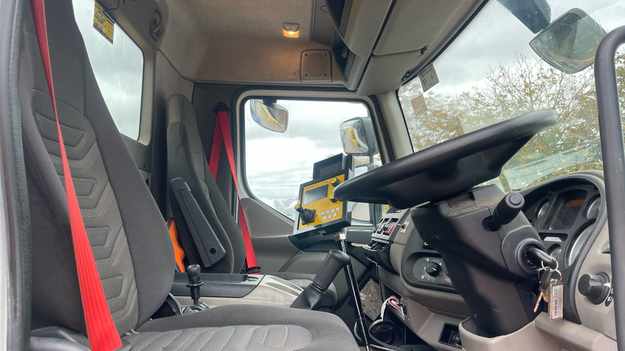 DAF LF 55.220 - Машина за чистење снег: слика 5 DAF LF 55.220 - Машина за чистење снег: слика 5