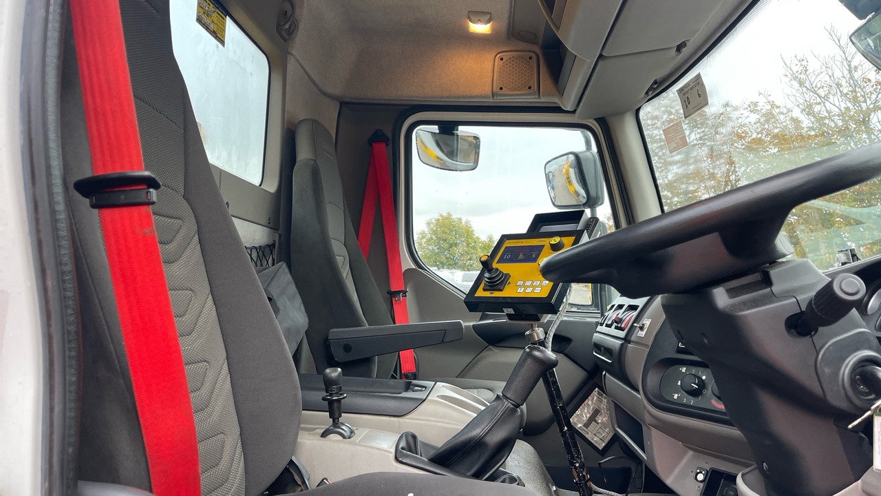 DAF LF 55.220 - Машина за чистење снег: слика 5 DAF LF 55.220 - Машина за чистење снег: слика 5