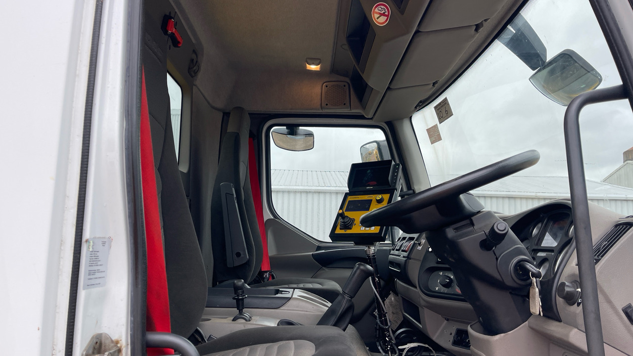 DAF LF 55.220 - Машина за чистење снег: слика 5 DAF LF 55.220 - Машина за чистење снег: слика 5