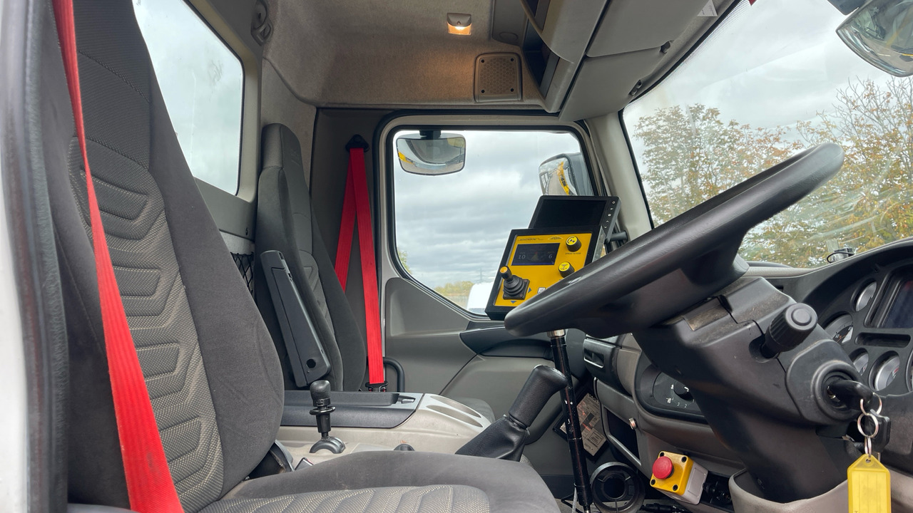 DAF LF 55.220 - Машина за чистење снег: слика 5 DAF LF 55.220 - Машина за чистење снег: слика 5