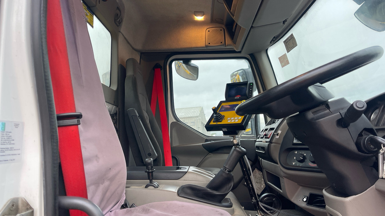 DAF LF 55.220 - Машина за чистење снег: слика 5 DAF LF 55.220 - Машина за чистење снег: слика 5