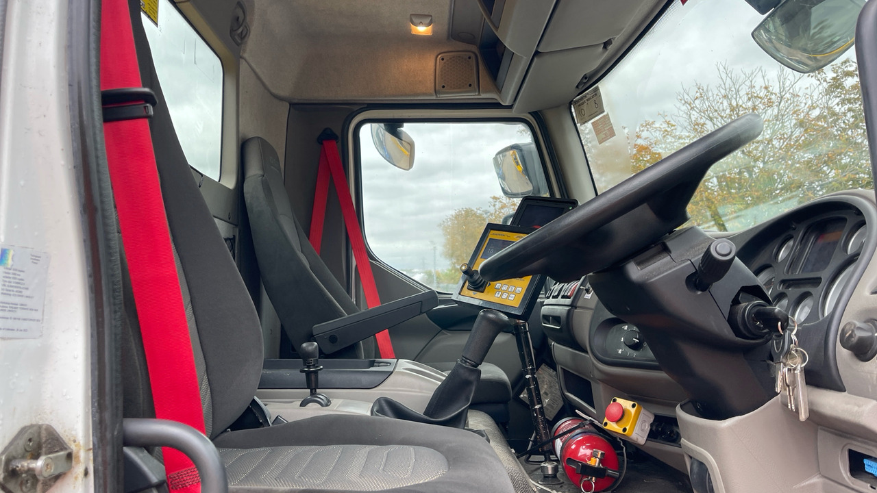 DAF LF 55.220 - Машина за чистење снег: слика 5 DAF LF 55.220 - Машина за чистење снег: слика 5