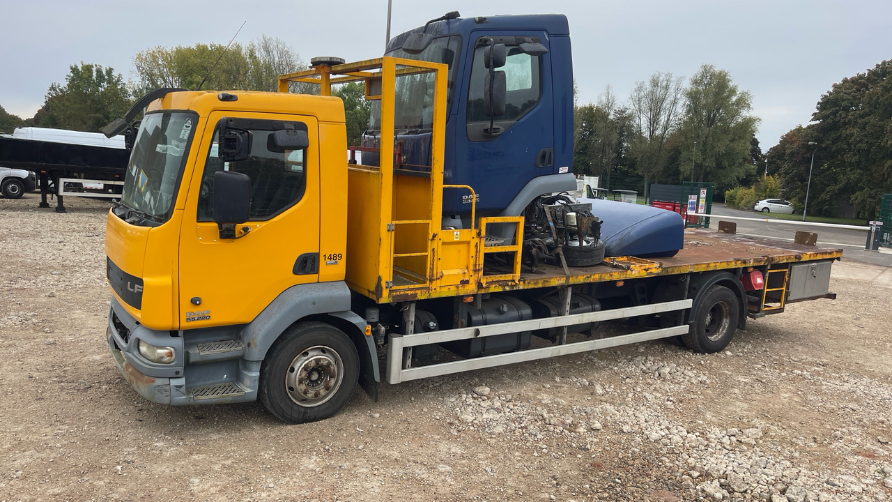 DAF LF 55.220 - Камион со платформа: слика 2 DAF LF 55.220 - Камион со платформа: слика 2