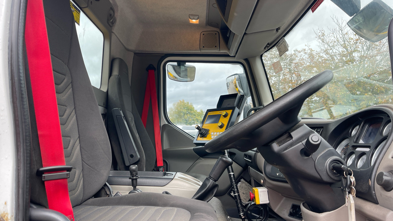 DAF LF 55.220 - Машина за чистење снег: слика 5 DAF LF 55.220 - Машина за чистење снег: слика 5