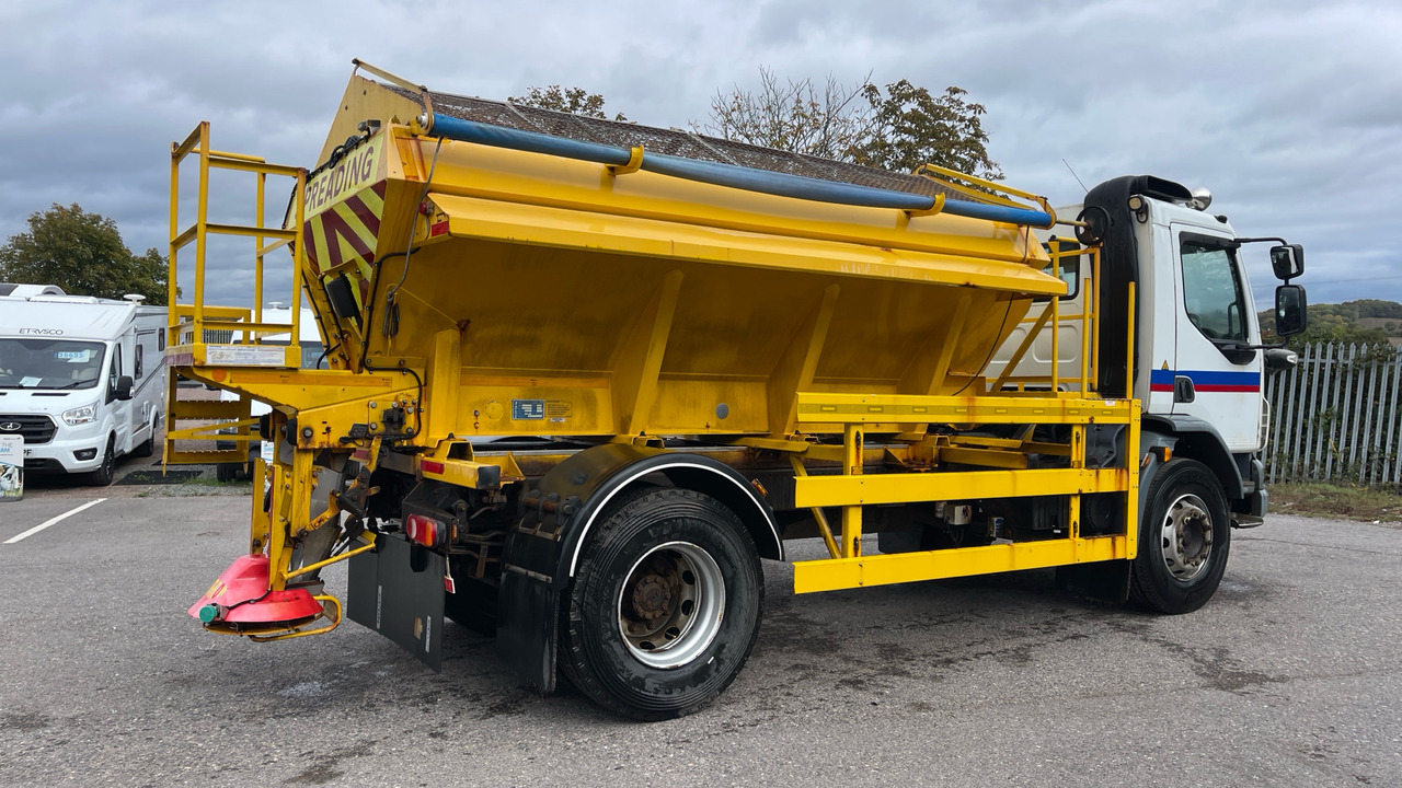 DAF LF 55.220 - Машина за чистење снег: слика 4 DAF LF 55.220 - Машина за чистење снег: слика 4