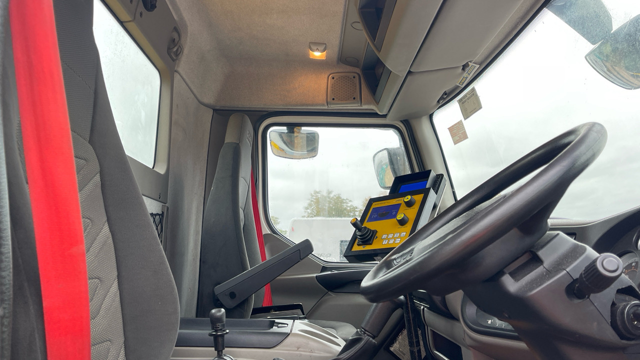 DAF LF 55.220 - Машина за чистење снег: слика 5 DAF LF 55.220 - Машина за чистење снег: слика 5