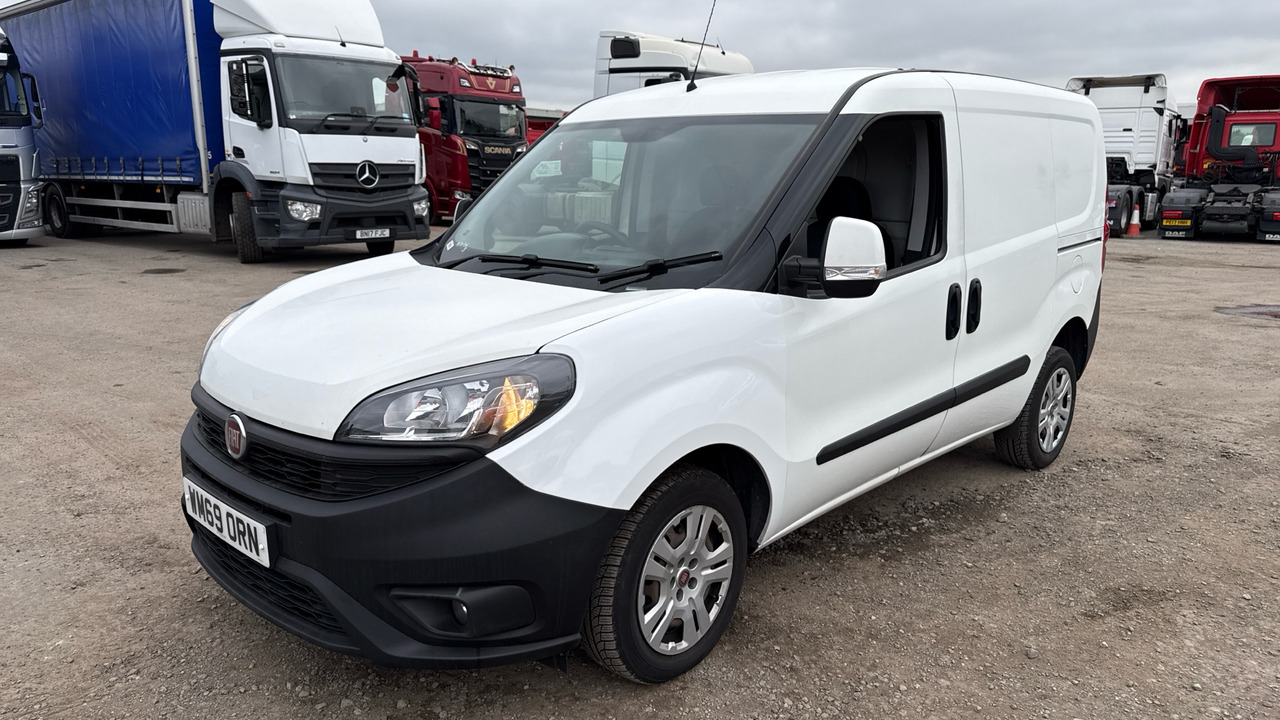 FIAT DOBLO 1.3 Multijet 95 - Мало комбе: слика 2 FIAT DOBLO 1.3 Multijet 95 - Мало комбе: слика 2