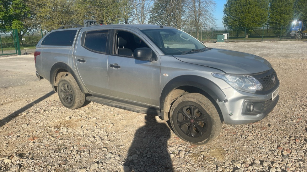 FIAT FULLBACK CROSS 2.4 180PS - Пикап, Комби со двојна кабина: слика 1 FIAT FULLBACK CROSS 2.4 180PS - Пикап, Комби со двојна кабина: слика 1