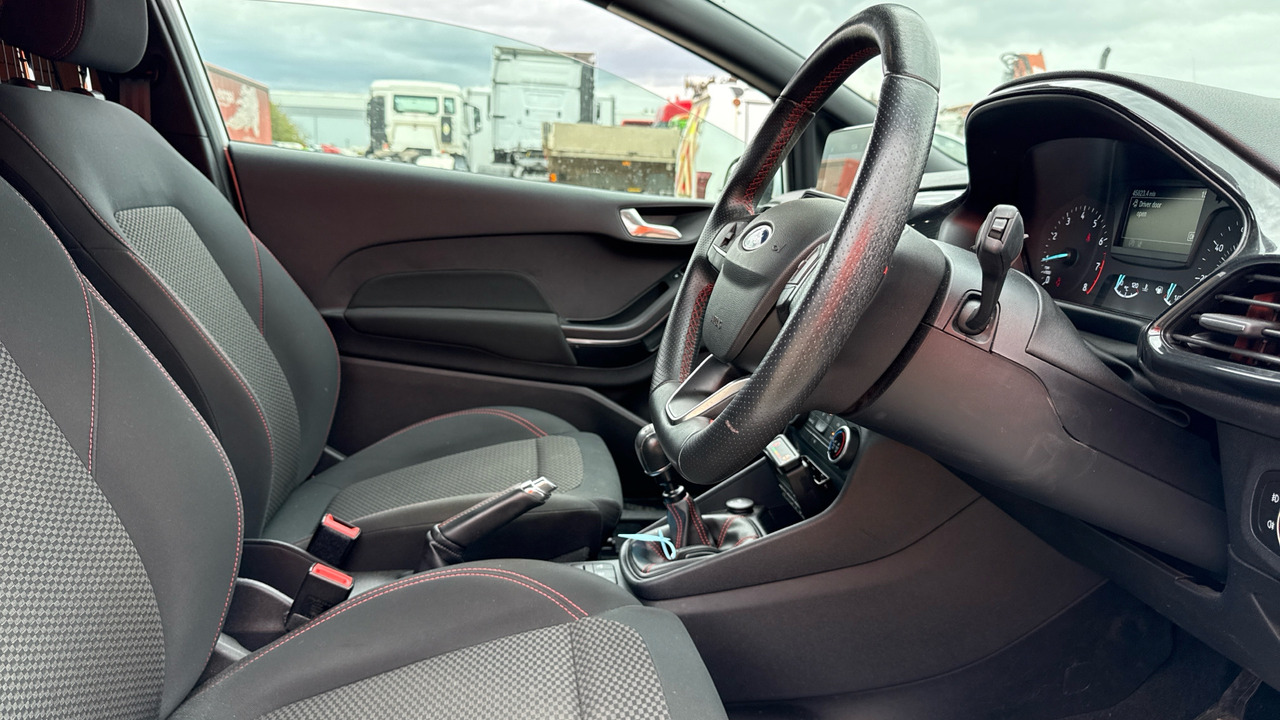 FORD FIESTA 1.0 MHEV Sport - Автомобил: слика 5 FORD FIESTA 1.0 MHEV Sport - Автомобил: слика 5