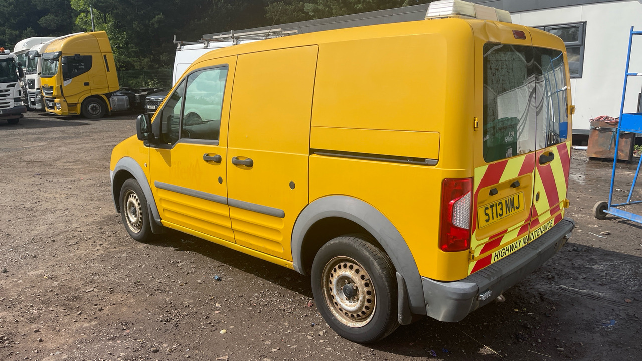 FORD TRANSIT CONNECT T200 1.8 TDCi 75ps - Мало комбе: слика 3 FORD TRANSIT CONNECT T200 1.8 TDCi 75ps - Мало комбе: слика 3