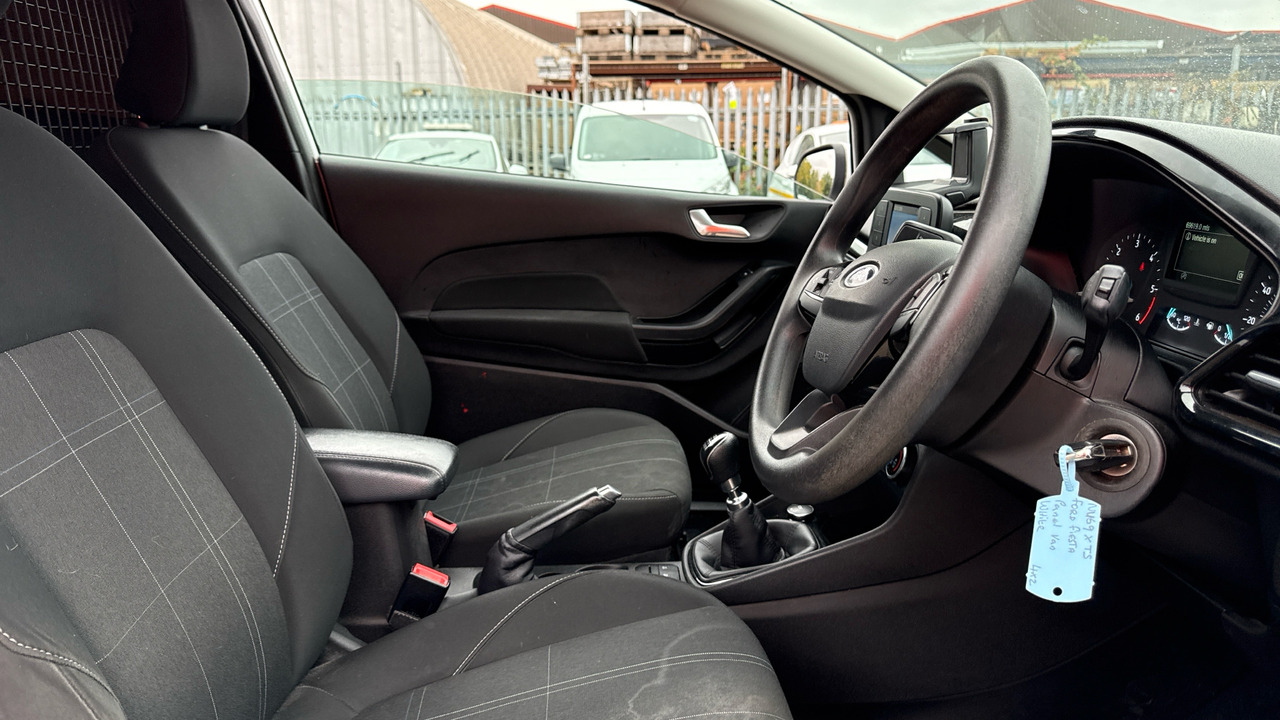 Ford Fiesta 1.5 TDCI - Автомобил: слика 5 Ford Fiesta 1.5 TDCI - Автомобил: слика 5