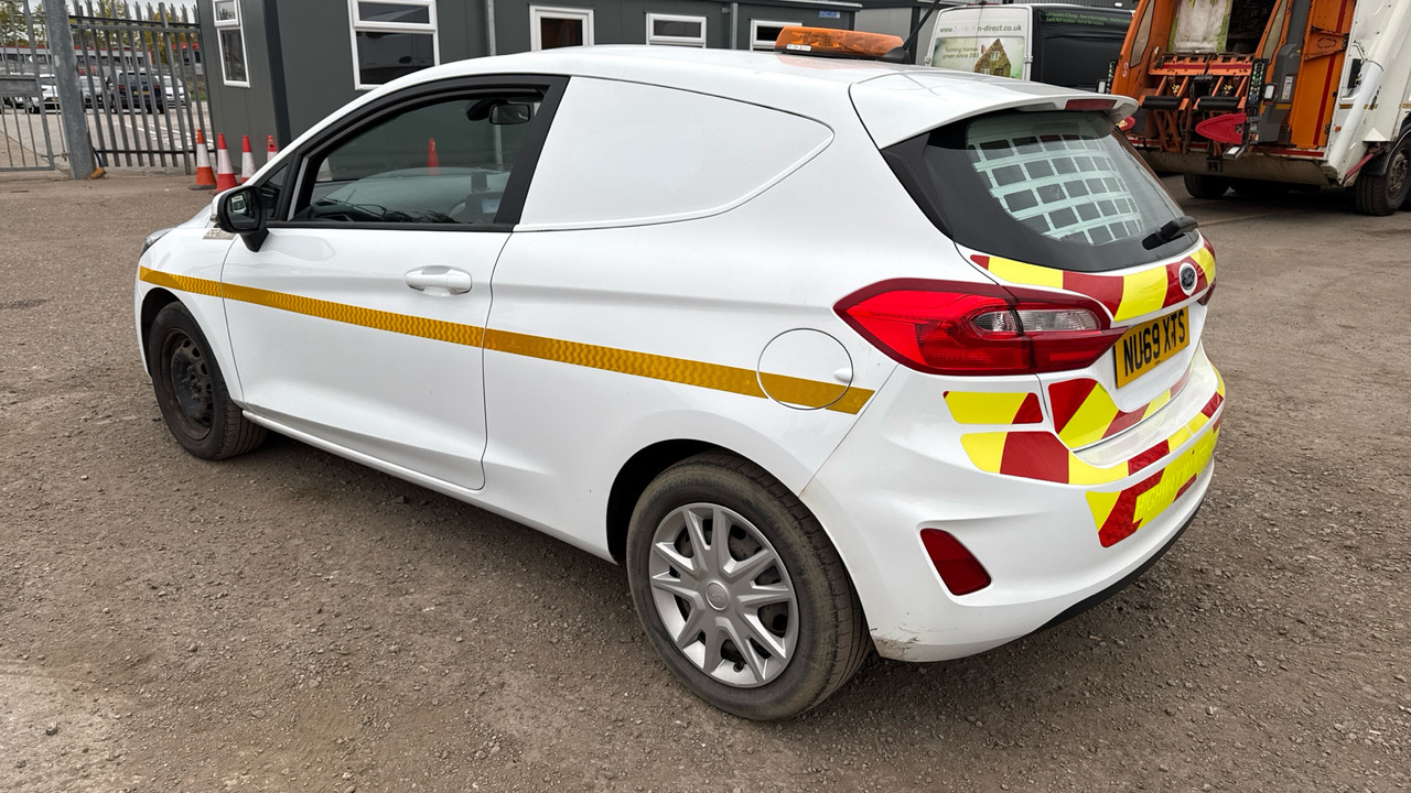Ford Fiesta 1.5 TDCI - Автомобил: слика 3 Ford Fiesta 1.5 TDCI - Автомобил: слика 3