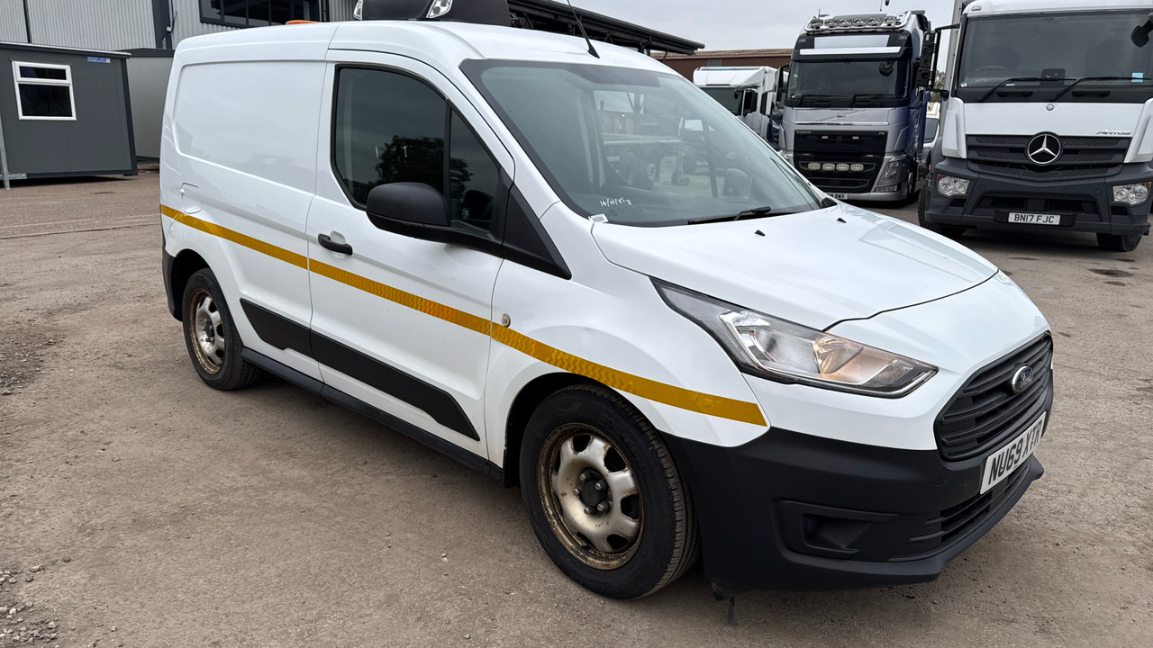 Ford Transit Connect 200 1.5 EcoBlue 75ps - Мало комбе: слика 1 Ford Transit Connect 200 1.5 EcoBlue 75ps - Мало комбе: слика 1