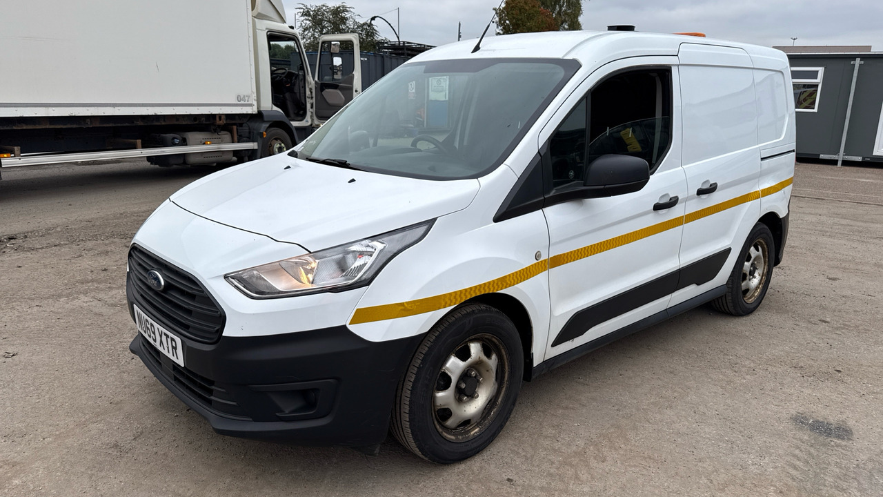 Ford Transit Connect 200 1.5 EcoBlue 75ps - Мало комбе: слика 2 Ford Transit Connect 200 1.5 EcoBlue 75ps - Мало комбе: слика 2