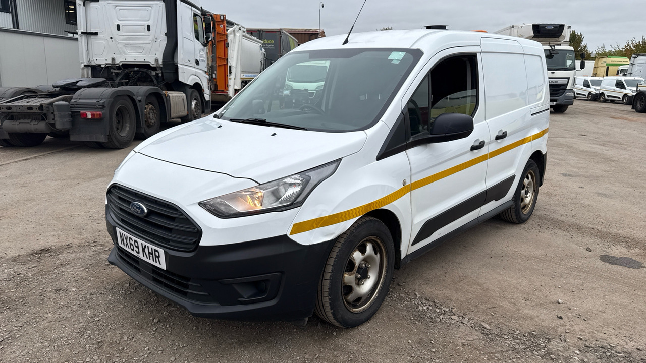 Ford Transit Connect 200 1.5 EcoBlue 75ps - Мало комбе: слика 2 Ford Transit Connect 200 1.5 EcoBlue 75ps - Мало комбе: слика 2