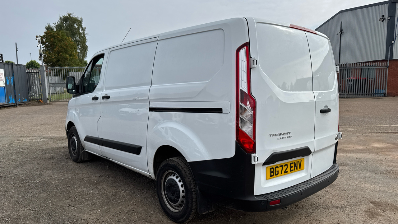 Ford Transit Custom 300 2.0 ECOBLUE 105PS - Мало комбе: слика 3 Ford Transit Custom 300 2.0 ECOBLUE 105PS - Мало комбе: слика 3