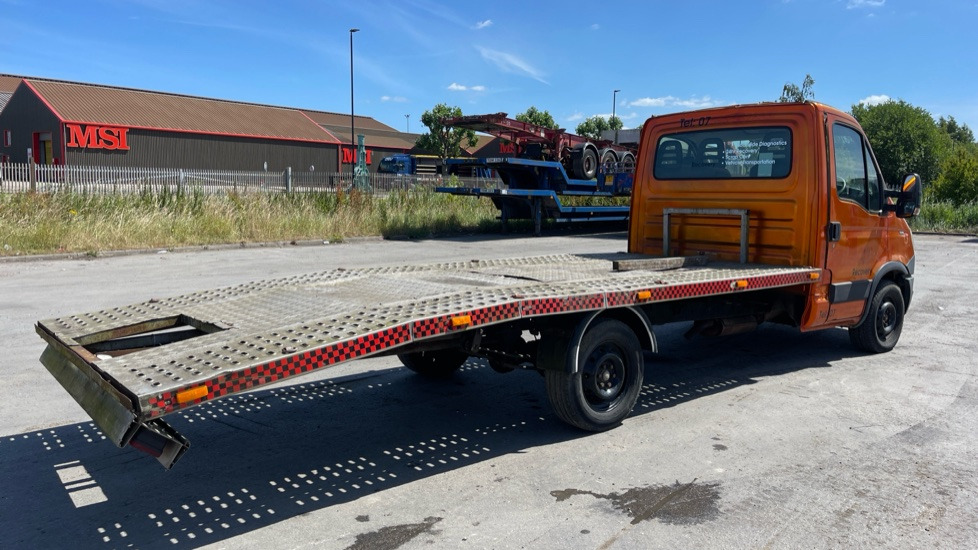 IVECO DAILY 35-120 - Камион за влечење: слика 3 IVECO DAILY 35-120 - Камион за влечење: слика 3