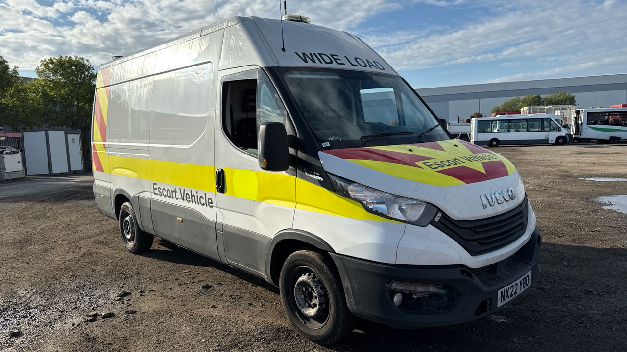 IVECO DAILY 35-140 2.3 HI-MATIC 3520 WB - Товарно комбе: слика 1 IVECO DAILY 35-140 2.3 HI-MATIC 3520 WB - Товарно комбе: слика 1