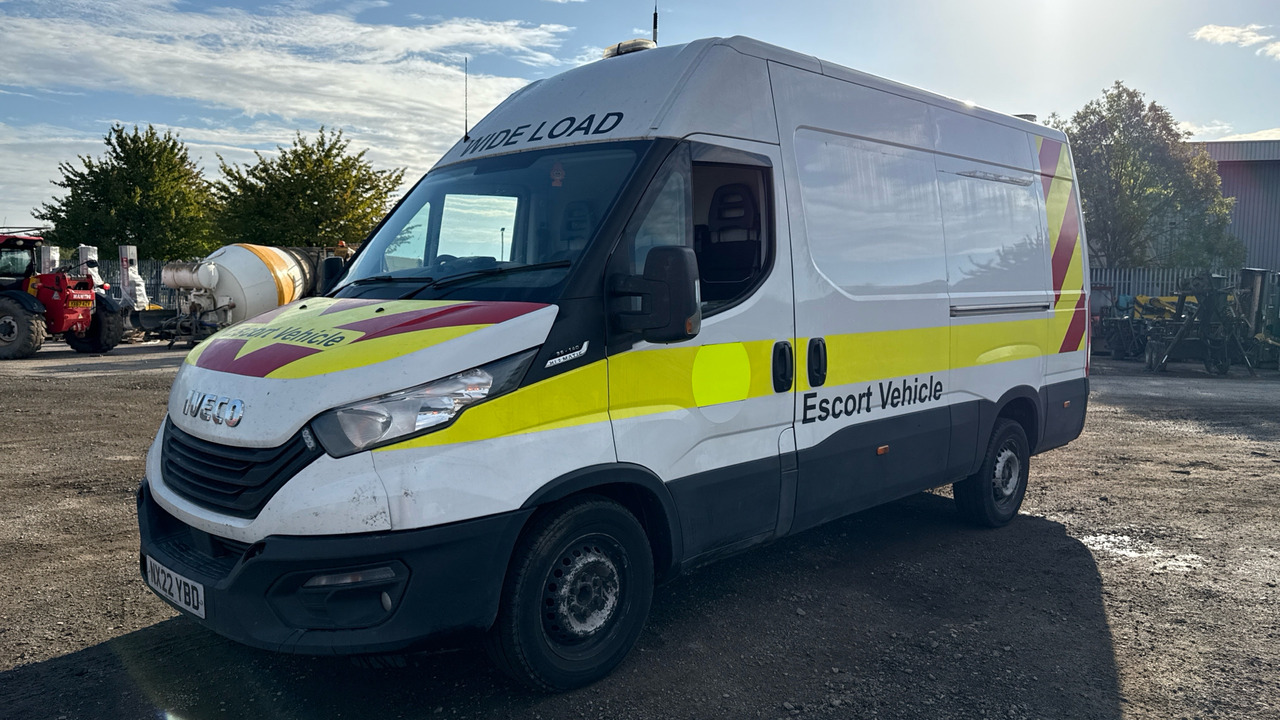 IVECO DAILY 35-140 2.3 HI-MATIC 3520 WB - Товарно комбе: слика 2 IVECO DAILY 35-140 2.3 HI-MATIC 3520 WB - Товарно комбе: слика 2