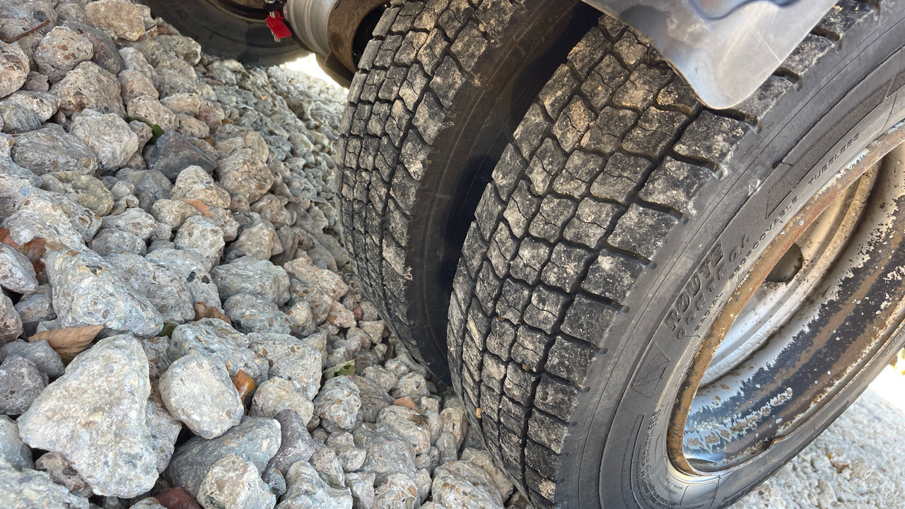 Камион сандучар Iveco Eurocargo 75E16: слика 15