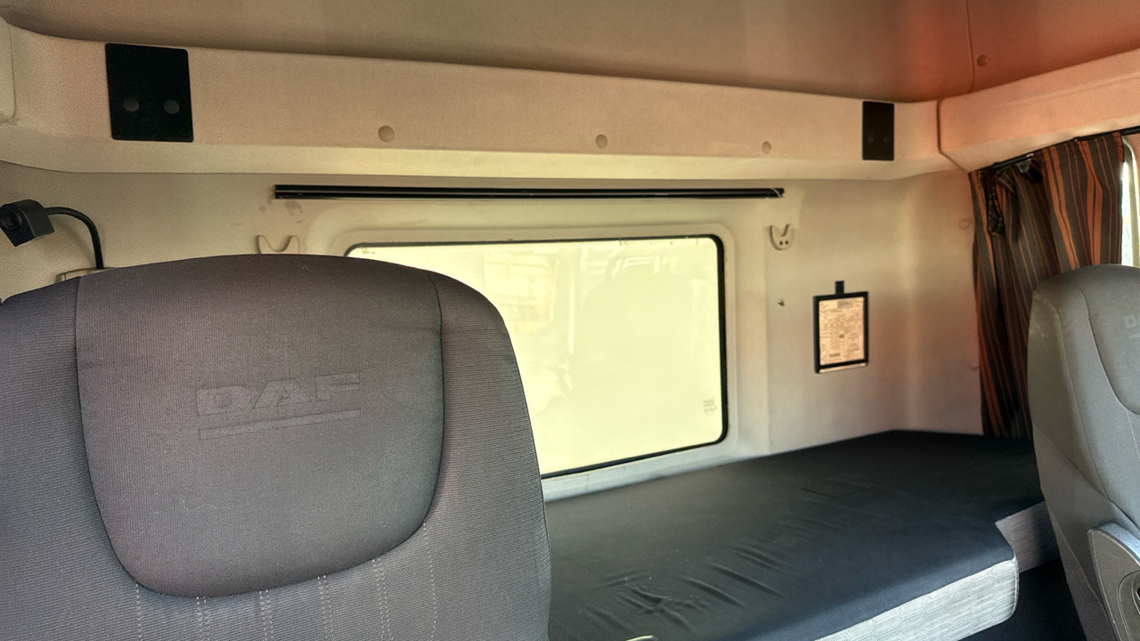 Камион влекач DAF CF 450: слика 15