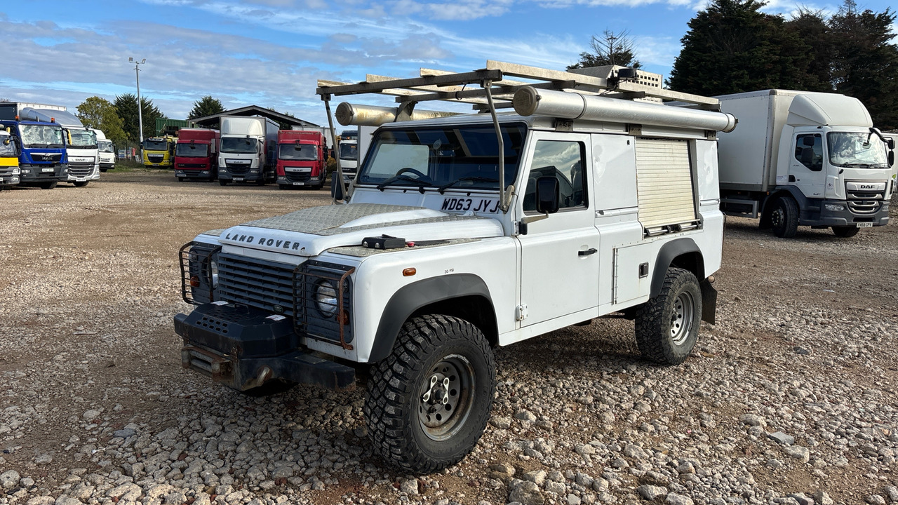 Land Rover Defender 110 2.2 TDCI Hard Top - Автомобил: слика 2 Land Rover Defender 110 2.2 TDCI Hard Top - Автомобил: слика 2