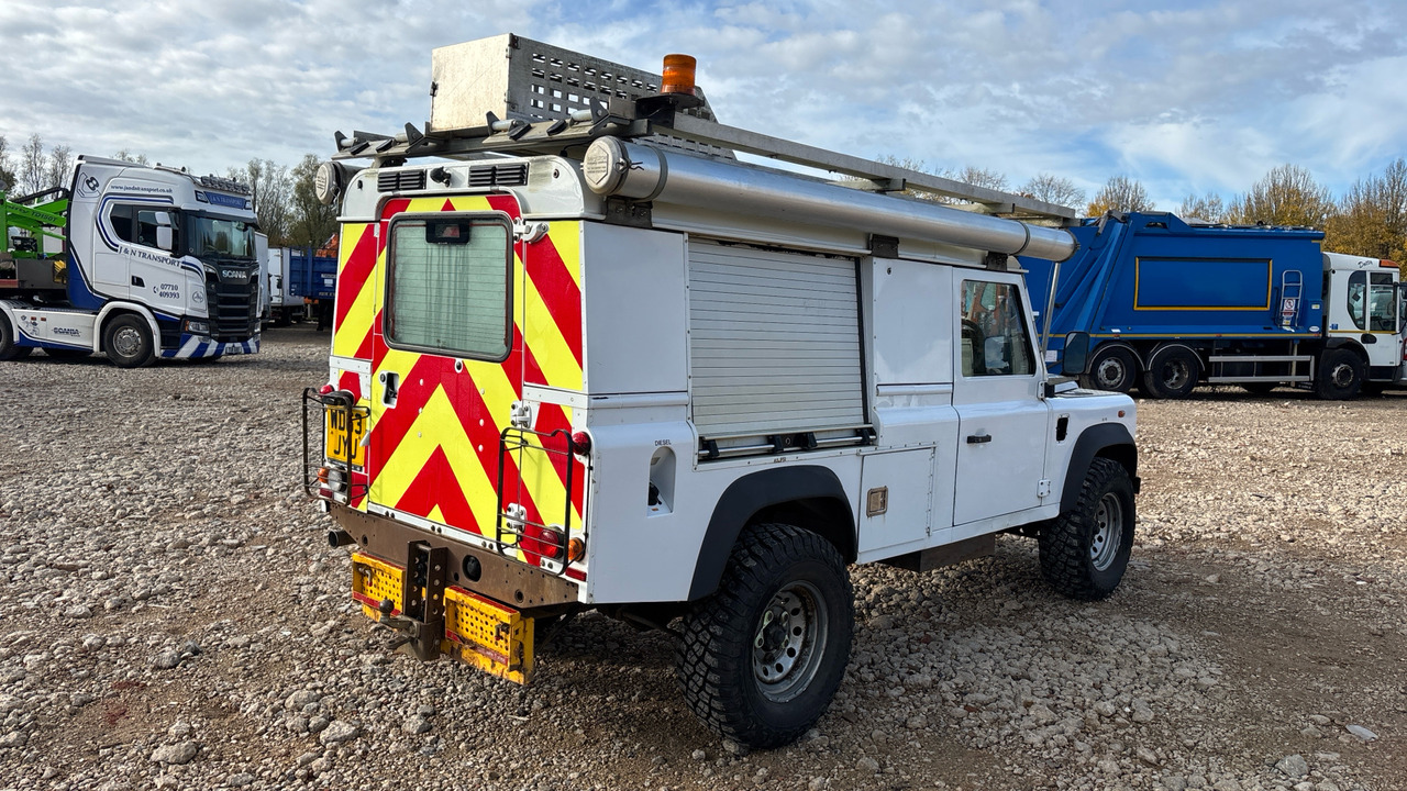 Land Rover Defender 110 2.2 TDCI Hard Top - Автомобил: слика 4 Land Rover Defender 110 2.2 TDCI Hard Top - Автомобил: слика 4