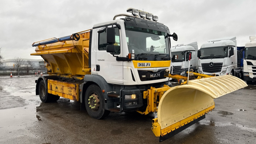MAN TGM 18.250 EURO 6 - Машина за чистење снег: слика 1 MAN TGM 18.250 EURO 6 - Машина за чистење снег: слика 1