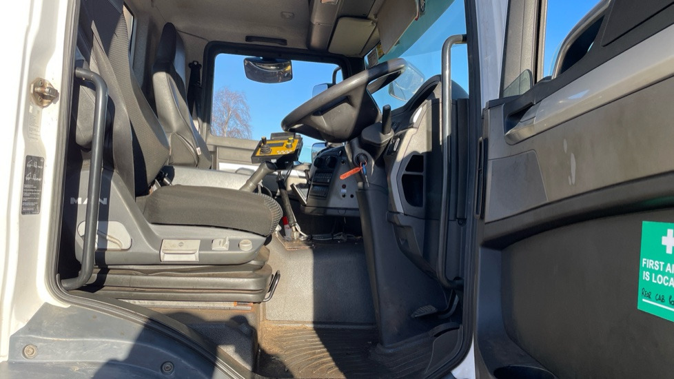 MAN TGM 18.250 EURO 6 - Машина за чистење снег: слика 5 MAN TGM 18.250 EURO 6 - Машина за чистење снег: слика 5