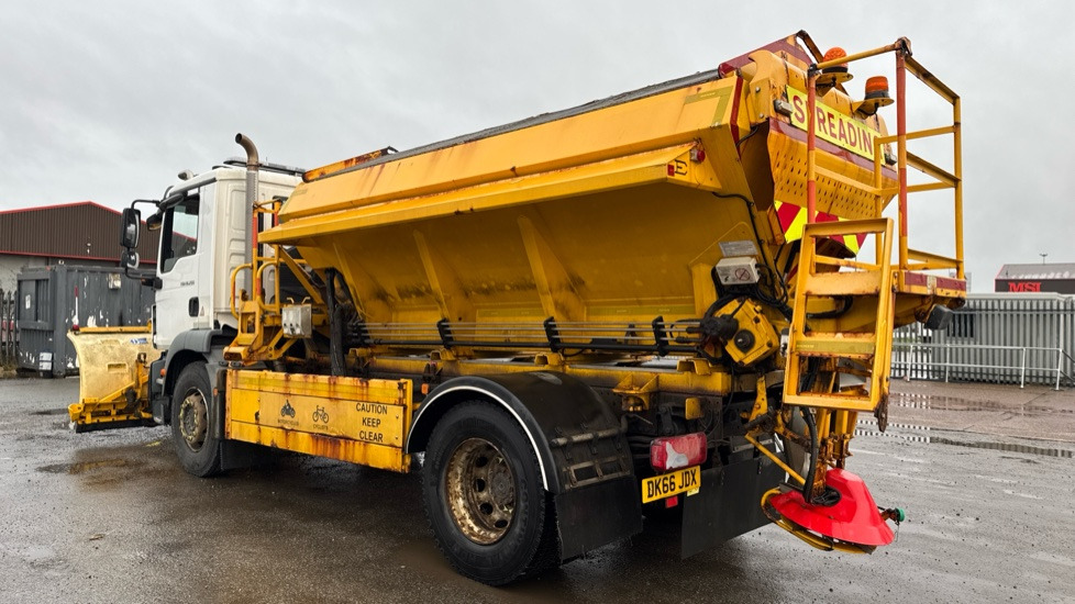 MAN TGM 18.250 - Машина за чистење снег: слика 3 MAN TGM 18.250 - Машина за чистење снег: слика 3