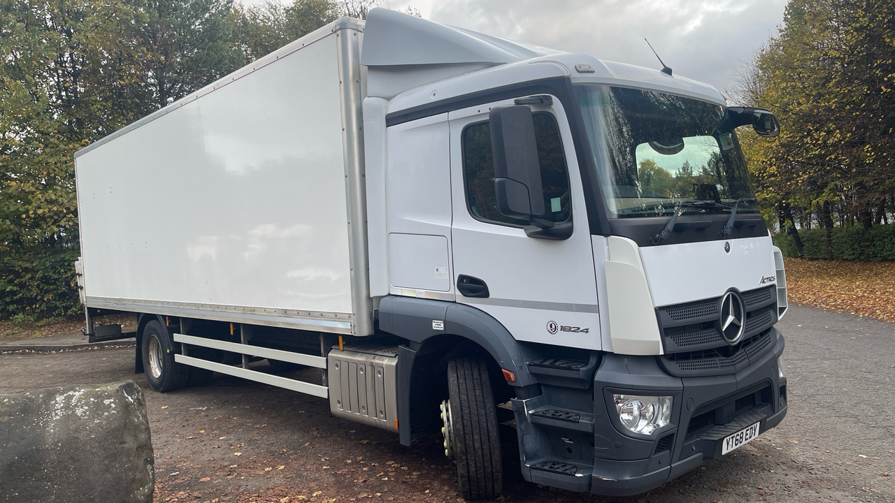 MERCEDES-BENZ ACTROS 1824 - Камион сандучар: слика 1 MERCEDES-BENZ ACTROS 1824 - Камион сандучар: слика 1