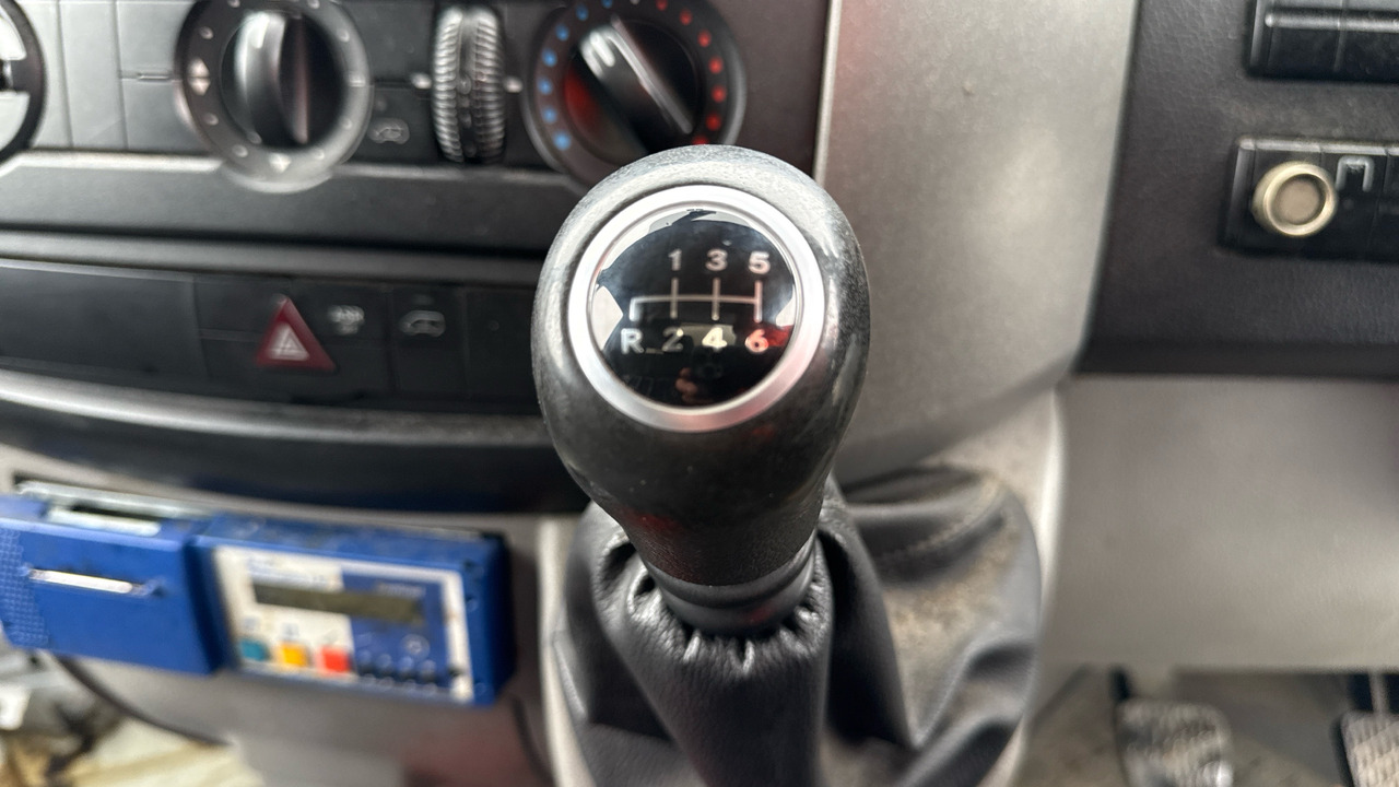 Камион со кабинска шасија MERCEDES-BENZ SPRINTER 313 CDI: слика 10