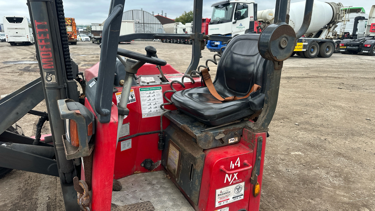 MOFFETT M4 20.3 - Мобилен вилушкар: слика 5 MOFFETT M4 20.3 - Мобилен вилушкар: слика 5