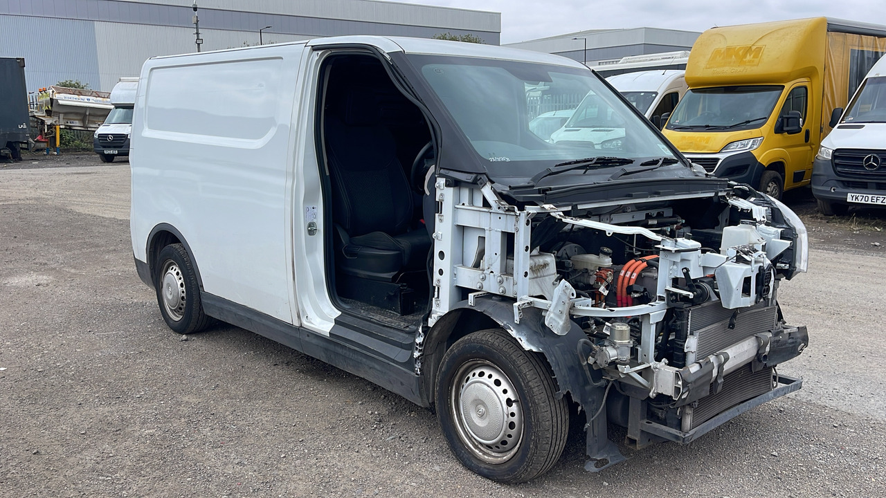 Maxus Deliver 3 90KW 35KWH - Мало комбе, Електрично комбе: слика 1 Maxus Deliver 3 90KW 35KWH - Мало комбе, Електрично комбе: слика 1