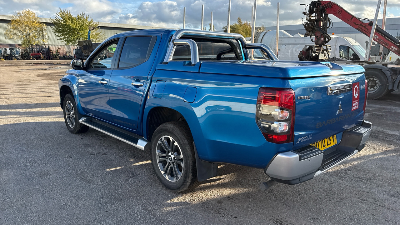 Mitsubishi L200 DI-D 2.3 Barbarian X 150PS - Пикап, Комби со двојна кабина: слика 3 Mitsubishi L200 DI-D 2.3 Barbarian X 150PS - Пикап, Комби со двојна кабина: слика 3