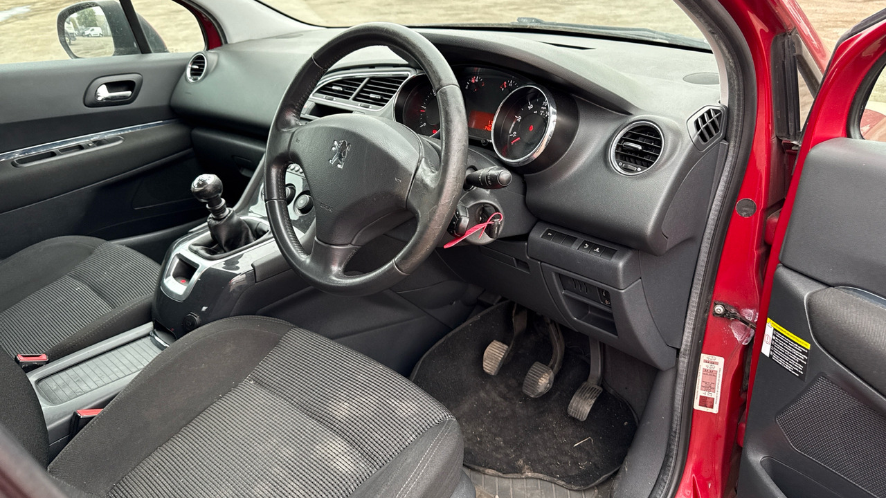 PEUGEOT 5008 2.0 HDI 150PS - Автомобил: слика 5 PEUGEOT 5008 2.0 HDI 150PS - Автомобил: слика 5