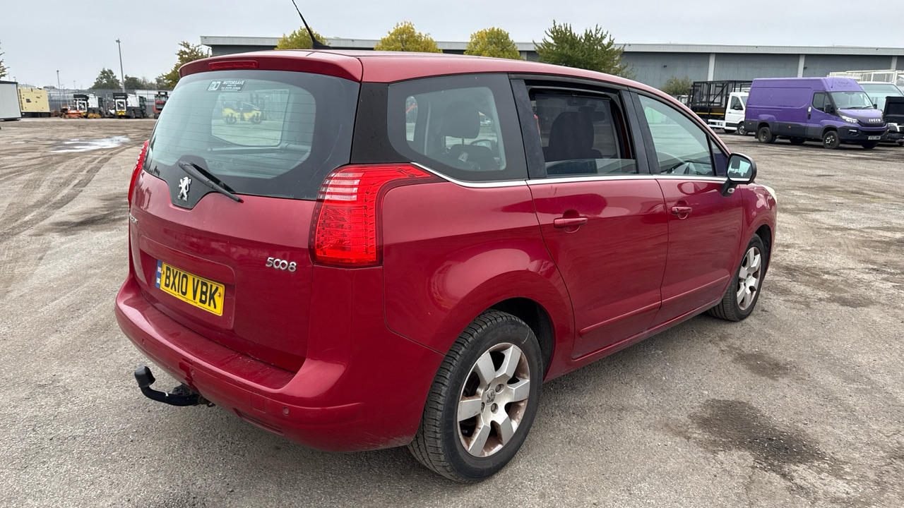 PEUGEOT 5008 2.0 HDI 150PS - Автомобил: слика 4 PEUGEOT 5008 2.0 HDI 150PS - Автомобил: слика 4