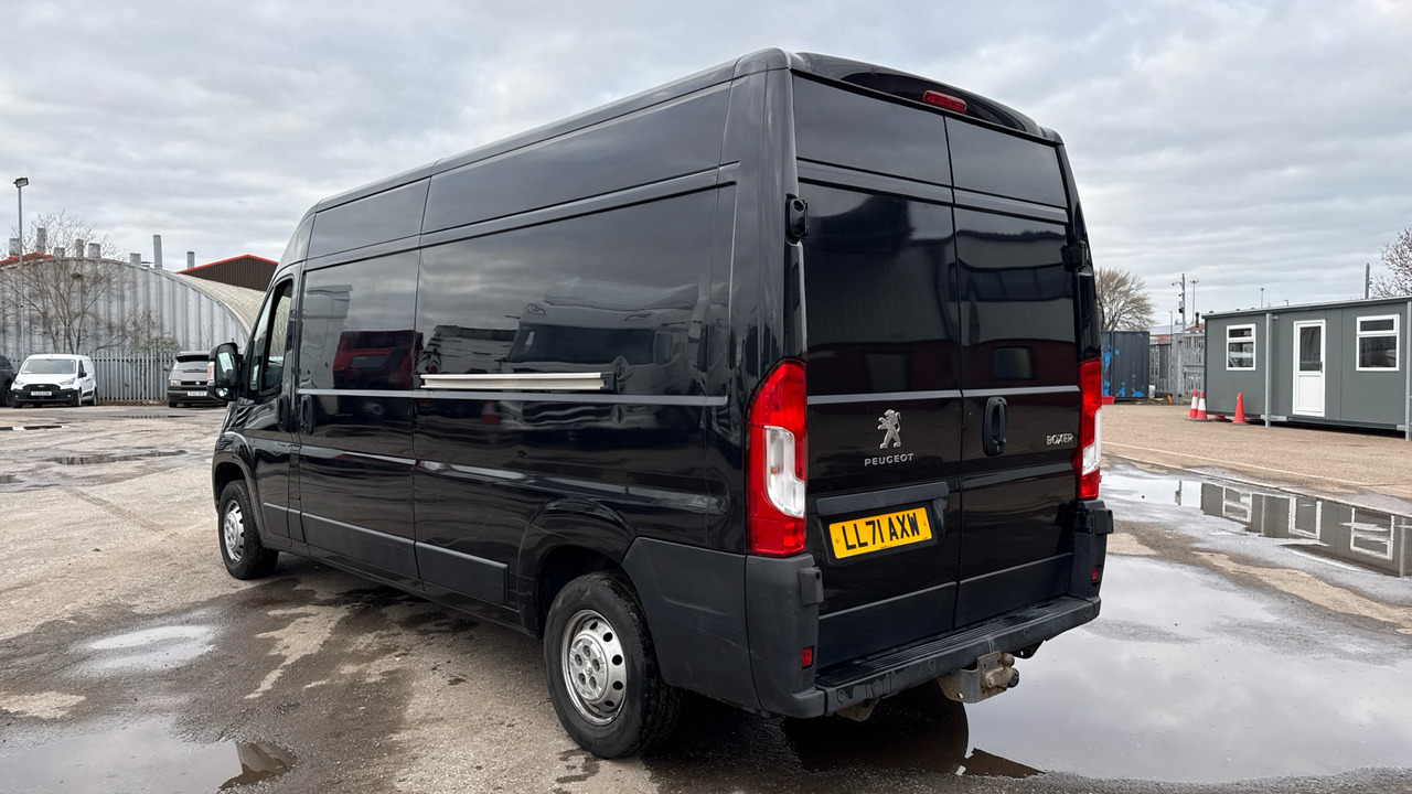 PEUGEOT BOXER 335 2.2 BLUEHDI PROFESSIONAL 140PS - Товарно комбе: слика 3 PEUGEOT BOXER 335 2.2 BLUEHDI PROFESSIONAL 140PS - Товарно комбе: слика 3