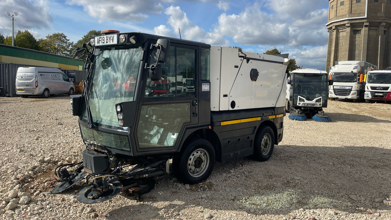 SCHMIDT COMPACT 200 - Возило за метење: слика 3 SCHMIDT COMPACT 200 - Возило за метење: слика 3