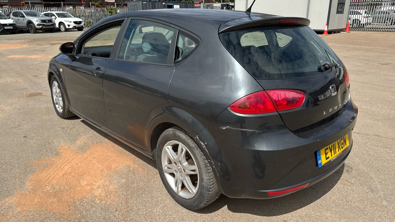 SEAT LEON 1.6 TDI CR - Хечбек: слика 3 SEAT LEON 1.6 TDI CR - Хечбек: слика 3