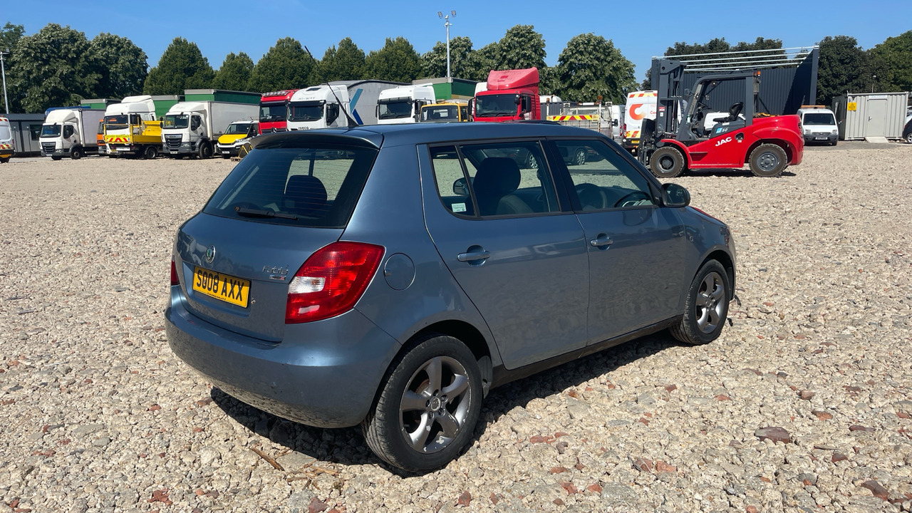 SKODA FABIA 2 1.4 TDI - Хечбек: слика 4 SKODA FABIA 2 1.4 TDI - Хечбек: слика 4