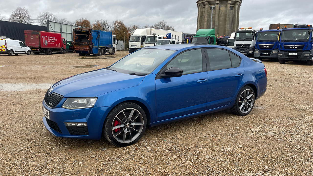 SKODA OCTAVIA 2.0 TDI - Хечбек: слика 2 SKODA OCTAVIA 2.0 TDI - Хечбек: слика 2